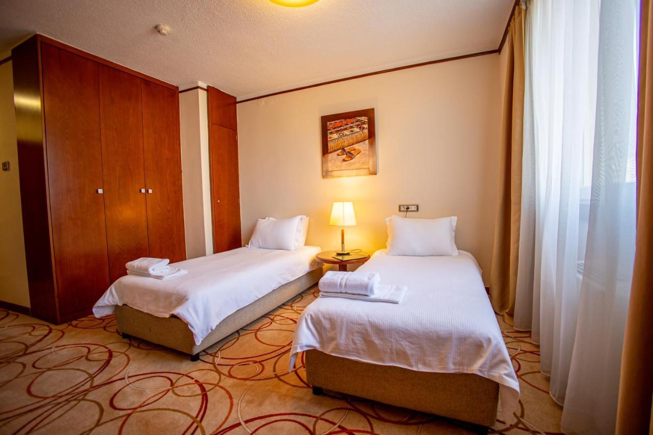 Grand Hotel טוזלה מראה חיצוני תמונה